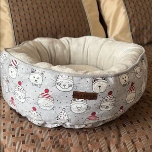 Cat Bed - Gray and Cream